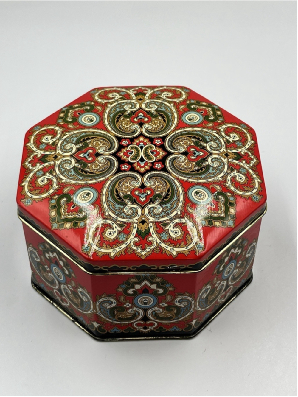 Vintage Tin Paisley Container , England Floral Red FULL OF VTG SEWING EXTRAS